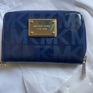 Michael Kors NEW blue wallet with tags